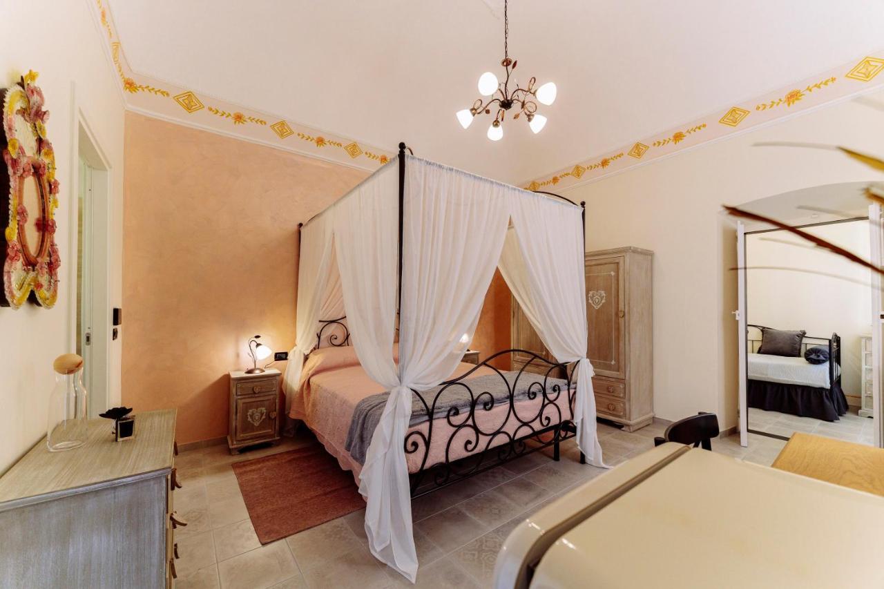Come Nelle Favole The Classic B&B Toirano Exteriör bild