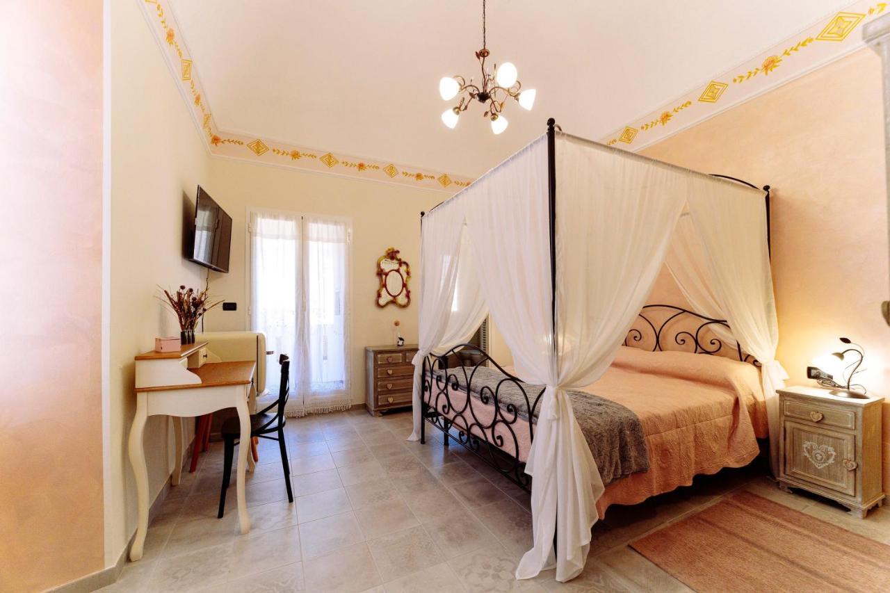 Come Nelle Favole The Classic B&B Toirano Exteriör bild