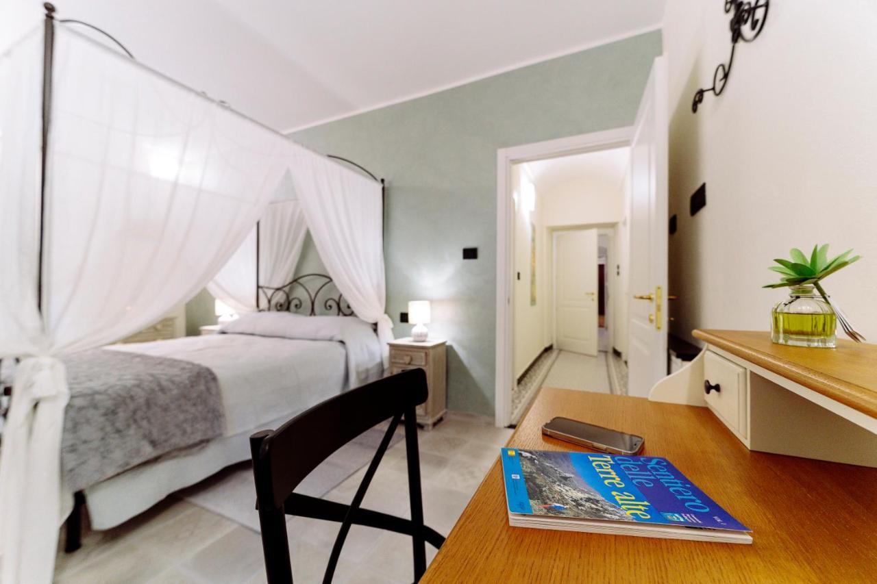 Come Nelle Favole The Classic B&B Toirano Exteriör bild